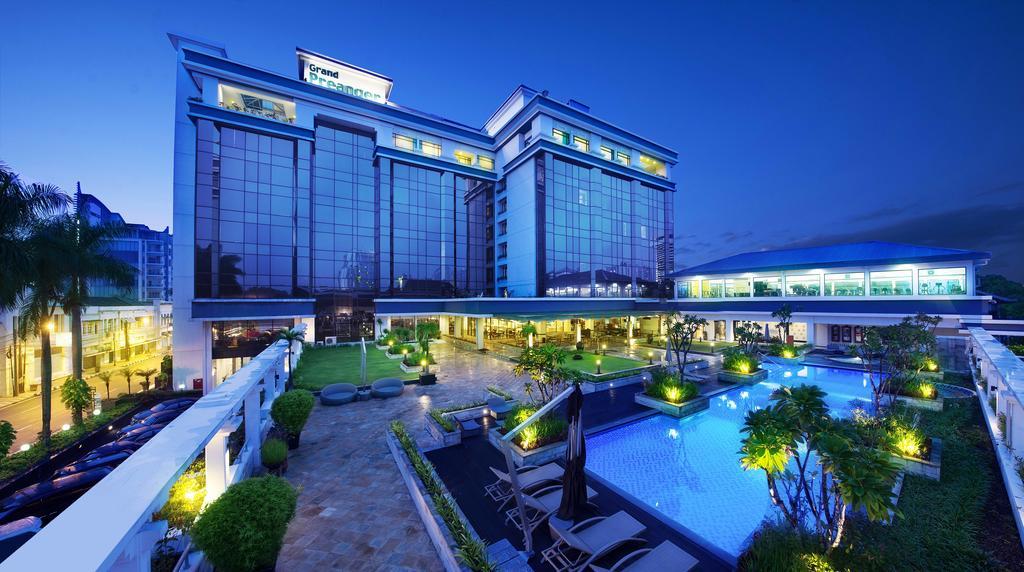 Grand Hotel Preanger Bandung Esterno foto