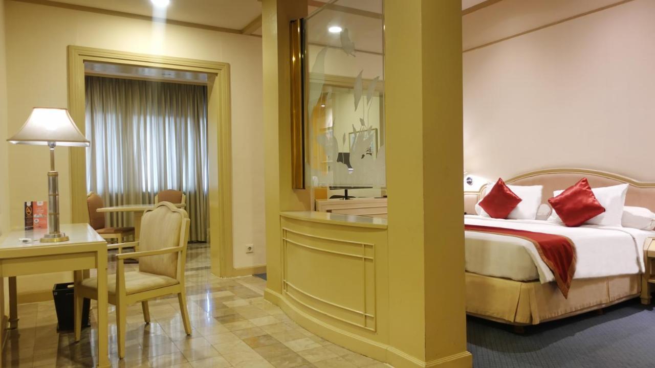 Grand Hotel Preanger Bandung Esterno foto