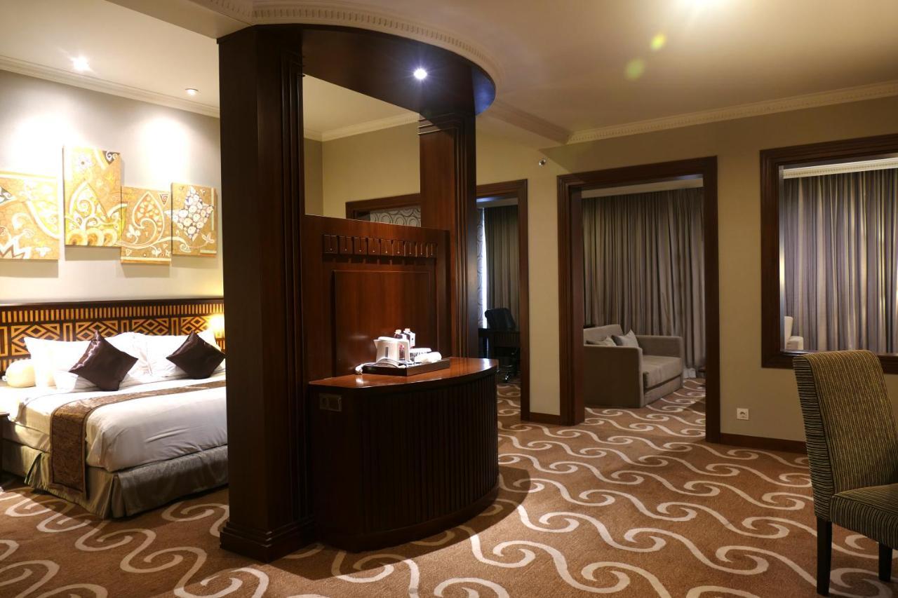 Grand Hotel Preanger Bandung Esterno foto