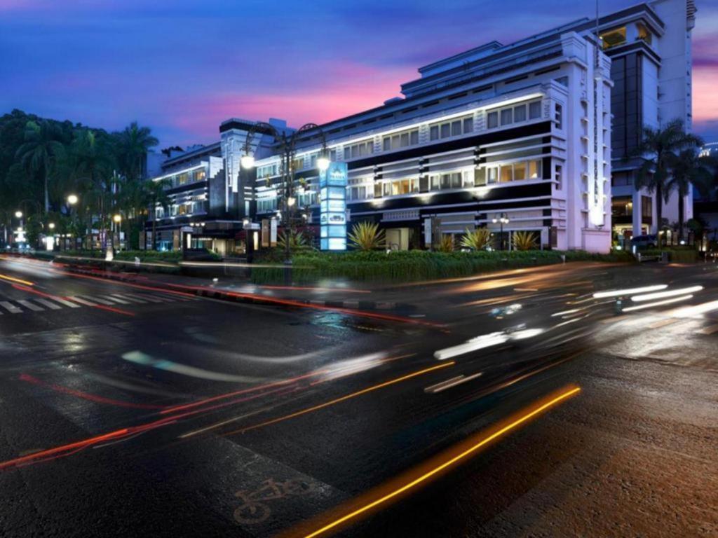 Grand Hotel Preanger Bandung Esterno foto