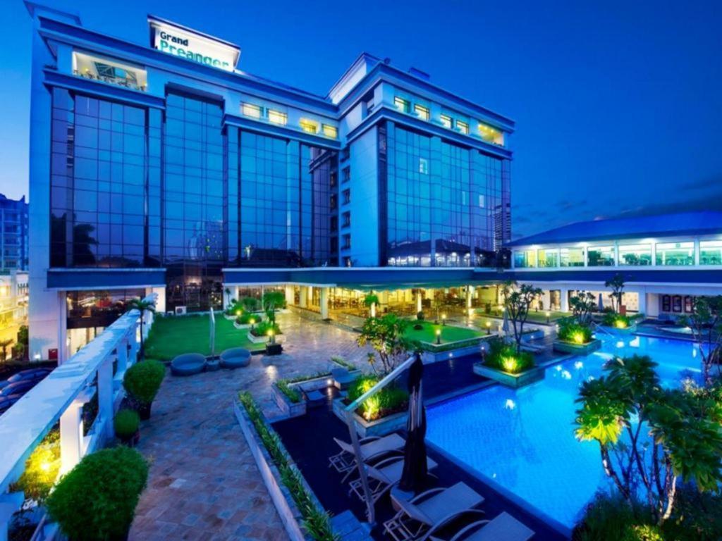 Grand Hotel Preanger Bandung Esterno foto