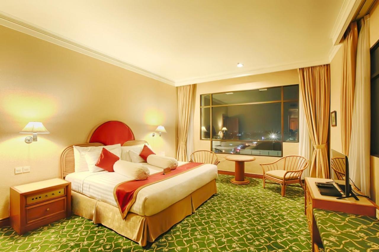 Grand Hotel Preanger Bandung Esterno foto