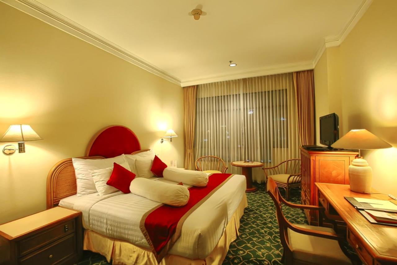 Grand Hotel Preanger Bandung Esterno foto
